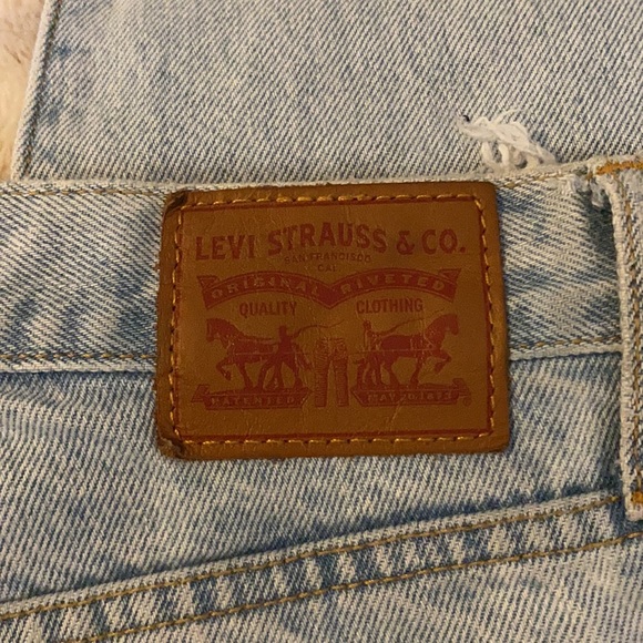501 Distressed Levi’s - Picture 9 of 9
